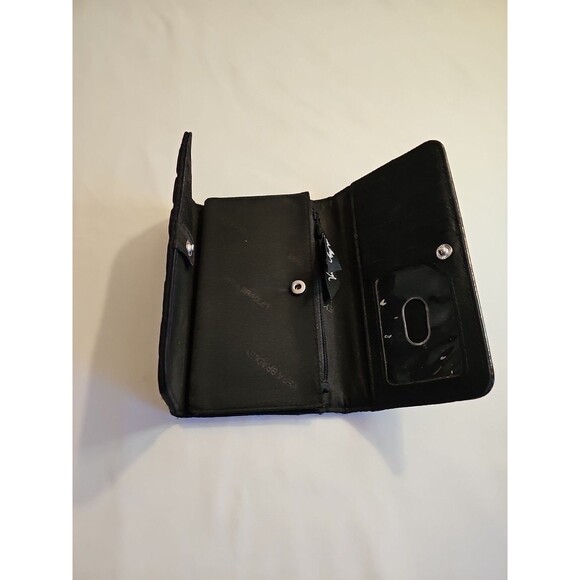 Vera Bradley Black Quilted Trifold Wallet Snap Closure 7" x 5" - Picture 4 of 9